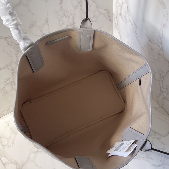 Michael Kors Tote - Picture 11 of 12